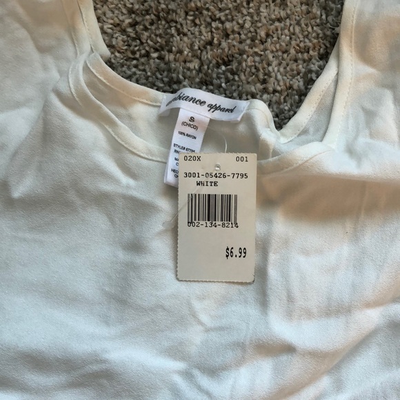 *SOLD* Bundle of 2 Tanks - Picture 6 of 9